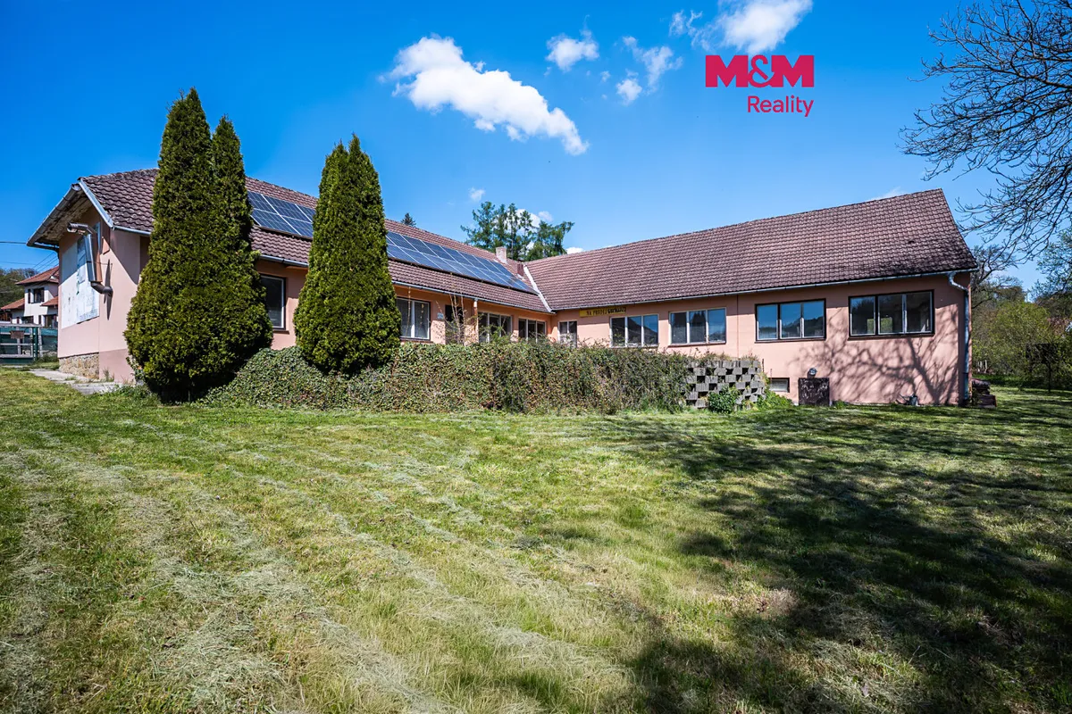 Prodej rodinného domu 298 m², pozemek 1362 m²